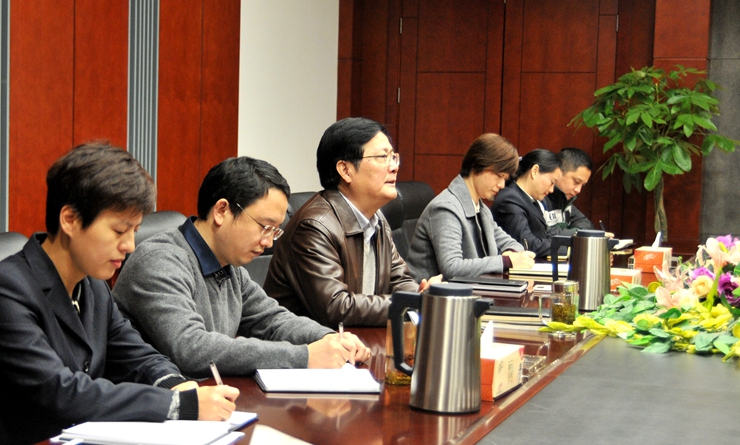 陳愛(ài)國(guó)書(shū)記匯報(bào)華億集團(tuán)黨建工作